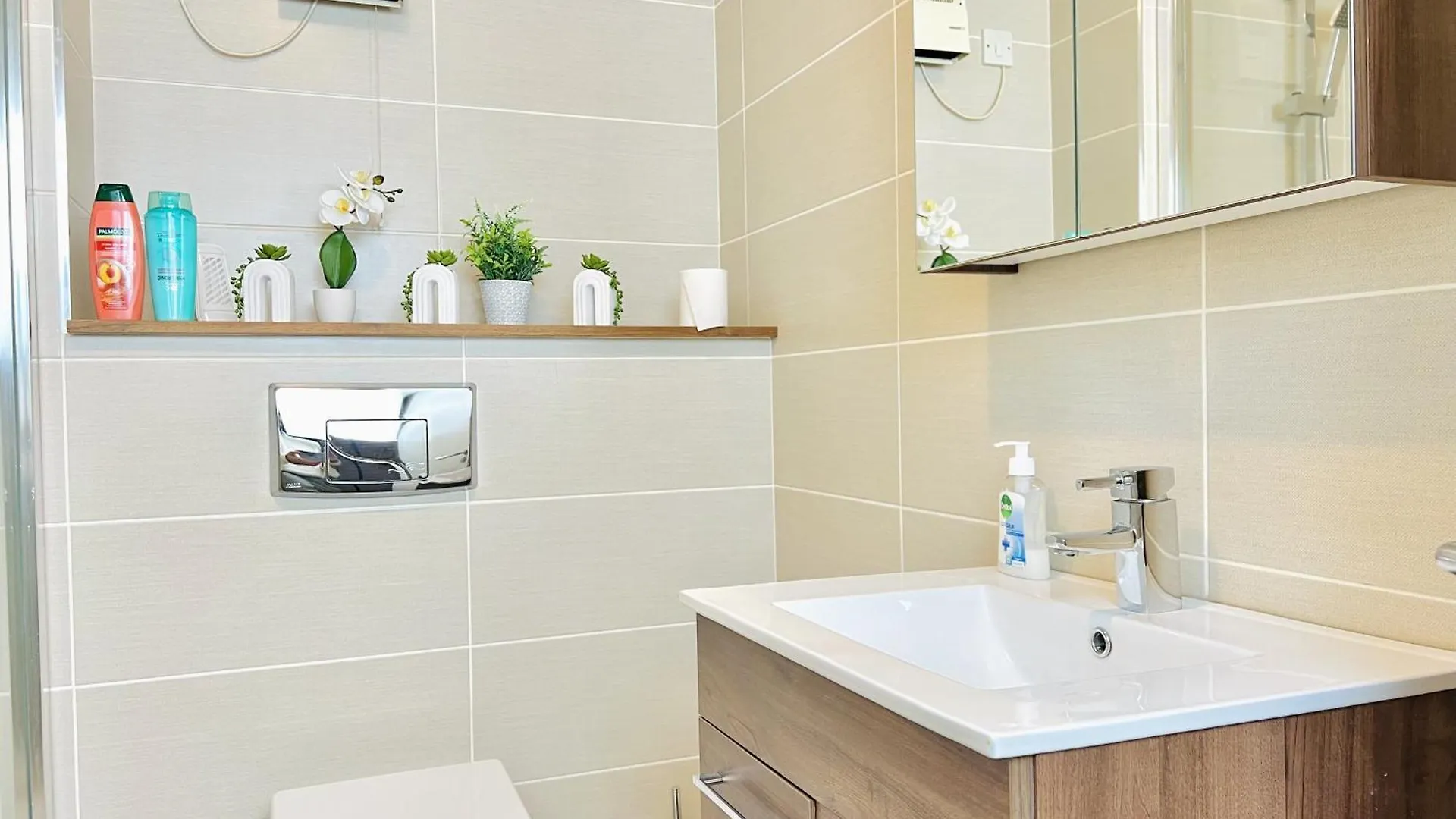 Lovely Spacious Apartment At Temple Bar Dublin 0*,